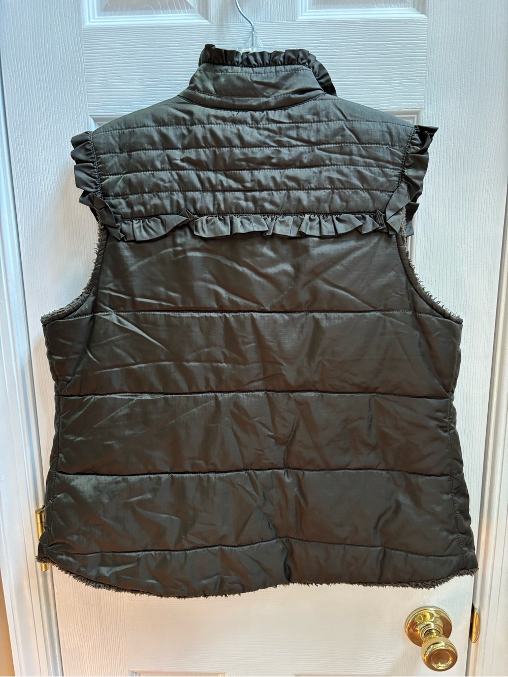 Free People Sherpa Lined Quilted Sleeveless Puffer Vest in Olive, Size M, EUC - Picture 5 of 5